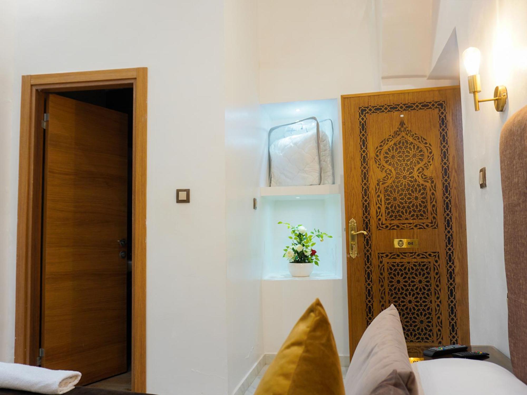 Hotel Palace Tanger Bagian luar foto