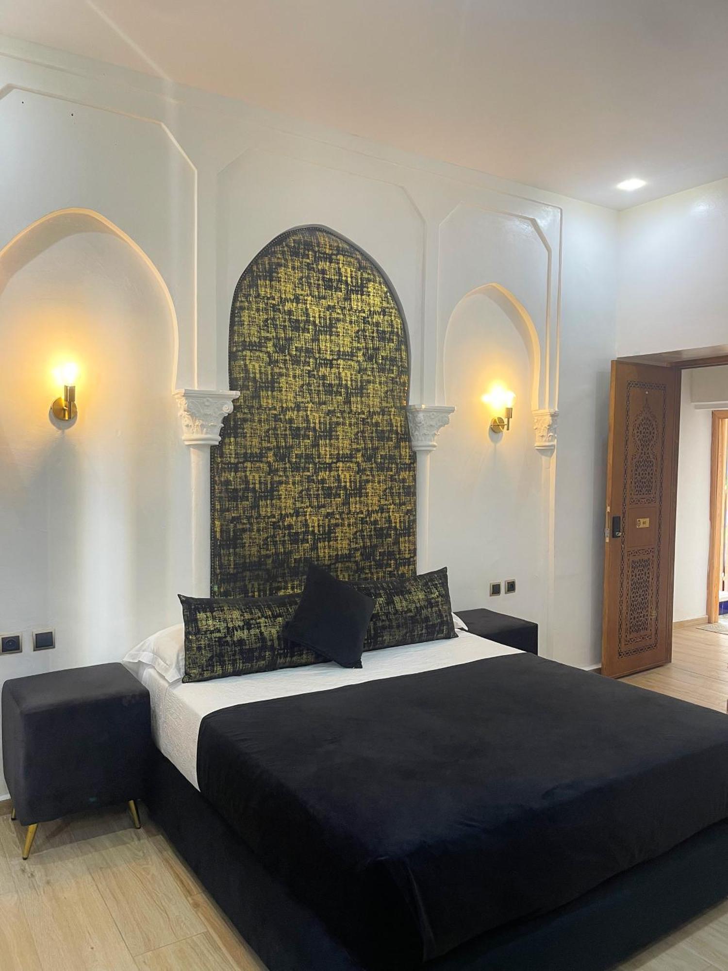 Hotel Palace Tanger Bagian luar foto